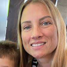 Amber Layman's Instagram, Twitter & Facebook