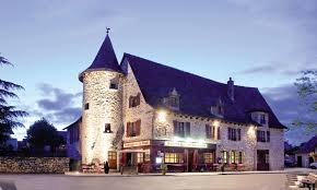 Beaucoup de charme pour cette villa exposée plein sud Hotel Restaurant Cantal Auberge De La Tour A Marcoles Dans Le Cantal
