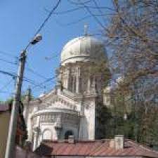 În prezent, în curtea bisericii „sf. Biserica Sfintii Petru Si Pavel Sfanta Paraschiva Din Braila