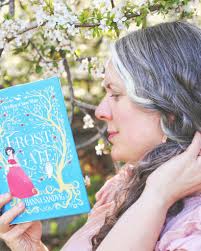 What are you reading this week? I'm struggling to find a new cozy romantasy  that hits the spot for me...too bad I'm so slow at writing my own, haha!