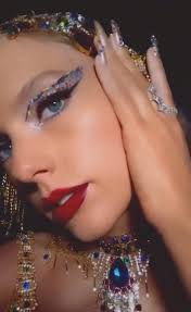 解剖Taylor Swift《Bejeweled》閃亮灰姑娘造型彩妝大師Pat McGrath如何設計大熱Bejeweled beauty？