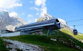 Orari (nei giorni di apertura del rifugio). Cabinovia Prati Di Tivo La Madonnina M 1449 2007 Rifugio Franchetti