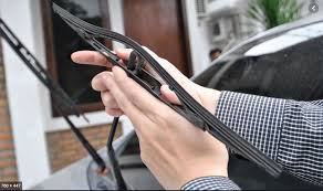 Tujuan untuk baiki cermin adalah untuk mencegah cermin kereta daripada retak berterusan. 4 Masalah Pada Wiper Yang Sering Dihadapi Oleh Pengguna Motoqar