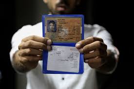 يعيشون في سجنين غزيون محرومون من الهوية