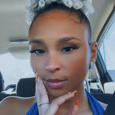 Where to find Maine Coon kittens for adoption?