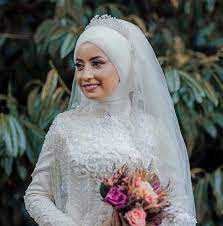 Gelin başı yapımı, bir kuaför için sanat için yapıt oluşturmaktır. Tesetturlu Bayanlar Icin Gelin Basi Modelleri Nisanur Tesettur Moda Ve Kuafor