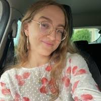 Sara Lefebvre's Instagram, Twitter & Facebook