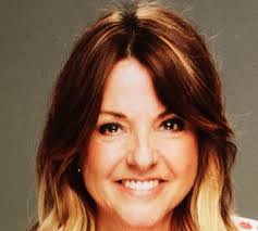 Alexis Coles's Instagram, Twitter & Facebook