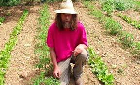 Pascal Poot Est Un Francais Qui Fait Pousser Ses Legumes Sans Jamais Les Arroser Pascal Poot Activite Manuelle Jardinage Sain Et Naturel