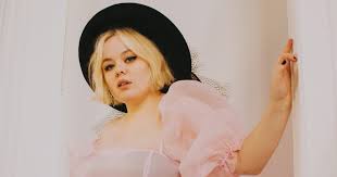 She's the youngest featherington daughter—a hopeless romantic with a big heart. Who Is Lady Whistledown Interview Bridgerton Actress