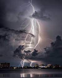 Itap Jeddah Saudi Arabia Last Night Lightning Photography Lightning Storm Lightning Images