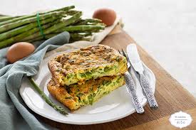Gustosa e morbidissima la frittata di asparagi al forno. Frittata Di Asparagi Al Forno Ricetta Veloce Semplice E Light