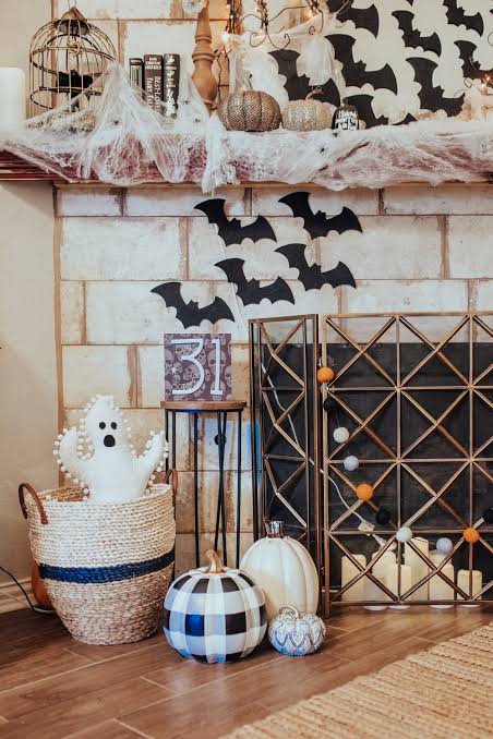 8 Simple Indoor Halloween Decorating Ideas - Vandi Fair