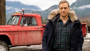 Turning a concept as old as my favorite martian into something fresh and funny isn't easy, but resident alien somehow manages that, fueled by its dark, offbeat tone and alan tudyk's otherworldly skill playing the title character as a stranger in his own skin. Alan Tudyk Talks Syfy S Resident Alien And Acting Advice