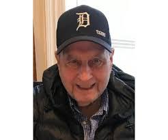 Elvin Lee's Instagram, Twitter & Facebook