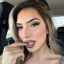 ally gonzalez (@ally_g98)