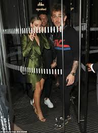 Join the discussion or compare with others! Brits 2019 Little Mix S Perrie Edwards Cosies Up To Boyfriend Alex Oxlade Chamberlain Daily Mail Online