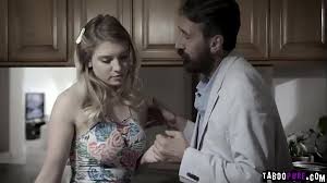 Vídeos de incesto, lésbicas, gays, héteros com qualidade hd. Papai Comendo A Filhinha A Forca Na Cozinha De Casa Enquanto Todos Dormem Videos Porno Videos De Sexo Filmes Porno Gratis