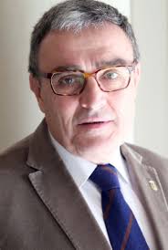 Ros vol tornar a prohibir el burca