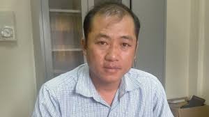 Vận chuyển 2 bánh heroin bằng xế hộp để lấy tiền công