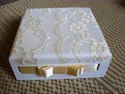 Caixa De Mdf Decorada Com Renda E Pérola Tampa De Caixa Forrada Com Renda Caixa Mdf Caixa De Decoupage Tampas De Caixa