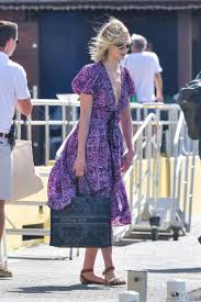 İdil fırat was born in ankara on 5 november 1972. Karlie Kloss In Purple Dress With Husband Joshua Kushner Arriving In St Barts Famousfix Com Post