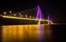 Η τοπική κίνηση στη γέφυρα έχει σήμερα φτάσει στο 40% από 25,26% που ήταν στο ξεκίνημά της. Gefyra Rio Antirio Th Nyxta Ellada Stok Eikones Eikona Apo Seascape Cityscape 50756174