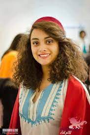 Le porteur qui transporte mes bagages dans ma chambre d'hôtel est d'origine tunisienne.: Jeune Fille Tunisienne Style Women Beautiful
