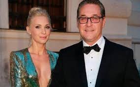 Es ampliamente referido como político populista y de extrema derecha, llegando. Philippa Strache Wiki Age Heinz Christian Strache S Wife Bio Family