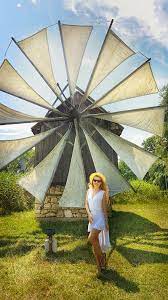 Unul dintre cele mai mari muzee in aer liber din lume se afläƒ in romania vezi source from : Top Obiective Turistice Sibiu Corina Costache
