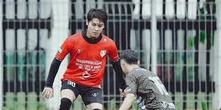 5 Pesona Artis saat Bermain Sepak Bola, Ganteng dan Macho | merdeka.com