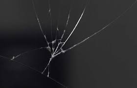 Even though the phone is usable and none of the internal components are damaged, the glass can be sharp and cut you. Microsoft Acknowledges Screen Issue On Surface Laptop 3 Hardware Crn Australia
