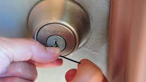 They can open the door without even touching the lock itself. How To Unlock A Deadbolt With Bobby Pins Arxiusarquitectura