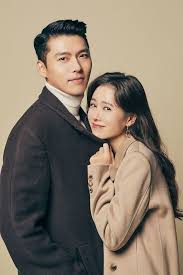 새 화보서 진짜 연인 같은 분위기 풍긴 사랑의 불시착 현빈 손예진 연예인 웨딩 포즈 한국 배우