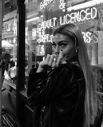 Pin Heatherdelamorton Insta Photo Ideas Photography Inspo Black And White Aesthetic