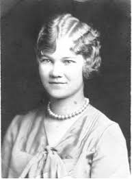 Esther Gevarda Klanderud Bottolfsen (1911-2007)