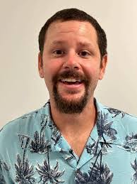 Linda Senne's Instagram, Twitter & Facebook