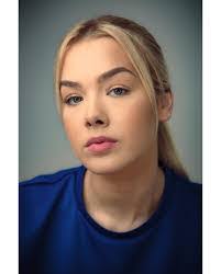 Phoebe Holloway's Instagram, Twitter & Facebook