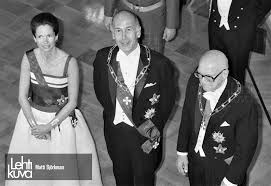 They were dating for 1 year after getting together in 1951 and were married on 17th dec 1952. Lehtikuva Historical On Twitter The Presidentoffrance Valery Giscarddestaing And Mrs Anne Aymone Giscard D Estaing Make An Official Visit To Finland From 2 To 3 June 1980 Mrs Anne Aymone Giscard D Estaing President Giscard D Estaing