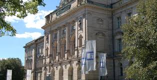 Jmu's service centre international affairs team supports. Julius Maximilians Universitat Wurzburg Studieren In Wurzburg