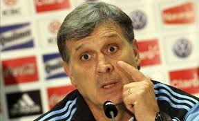 Martino convocó a Ever Banega y Facundo Roncaglia para la gira asiática