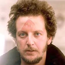 Fun Fact: Daniel Stern was offered to reprise his role as Marv in Home  Alone 4, but he declined and called the movie “total garbage” : r/homealone