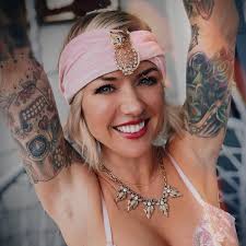 Maggie McCall (@maggiemccallbeautycreator) • Instagram photos and videos