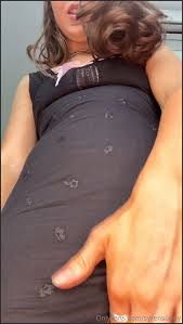 syrensunny's captivating nude shots