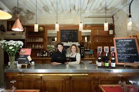 Les Filles Du 16 Arles Restaurant Avis Numero De Telephone Photos Tripadvisor Comptoir En Zinc Realisation L Ate Restaurant Cuisine Rustique Fille
