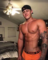Thirst Trap Recap: Which One Of These 22 Gay Porn Stars Took The Best Photo  Or Video? | STR8UPGAYPORN