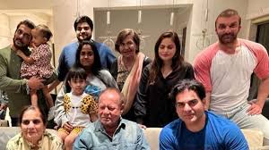 This family of Bollywood is the richest