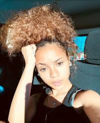 Pin By Janiyah Rouse On India Light Skin Girls Curly Girl Hairstyles Curly Hair Styles Naturally