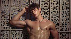 Heres All the Reasons We Love Adult Star Reno Gold