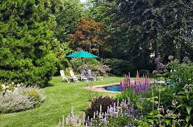 Charming East Hampton Cottage Garden Pool Easy Landscaping Traditional Landscape